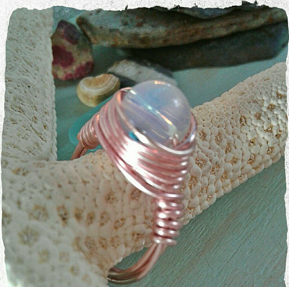 OPALITE & COPPER WIRE WRAP RING - Picture 4 of 6